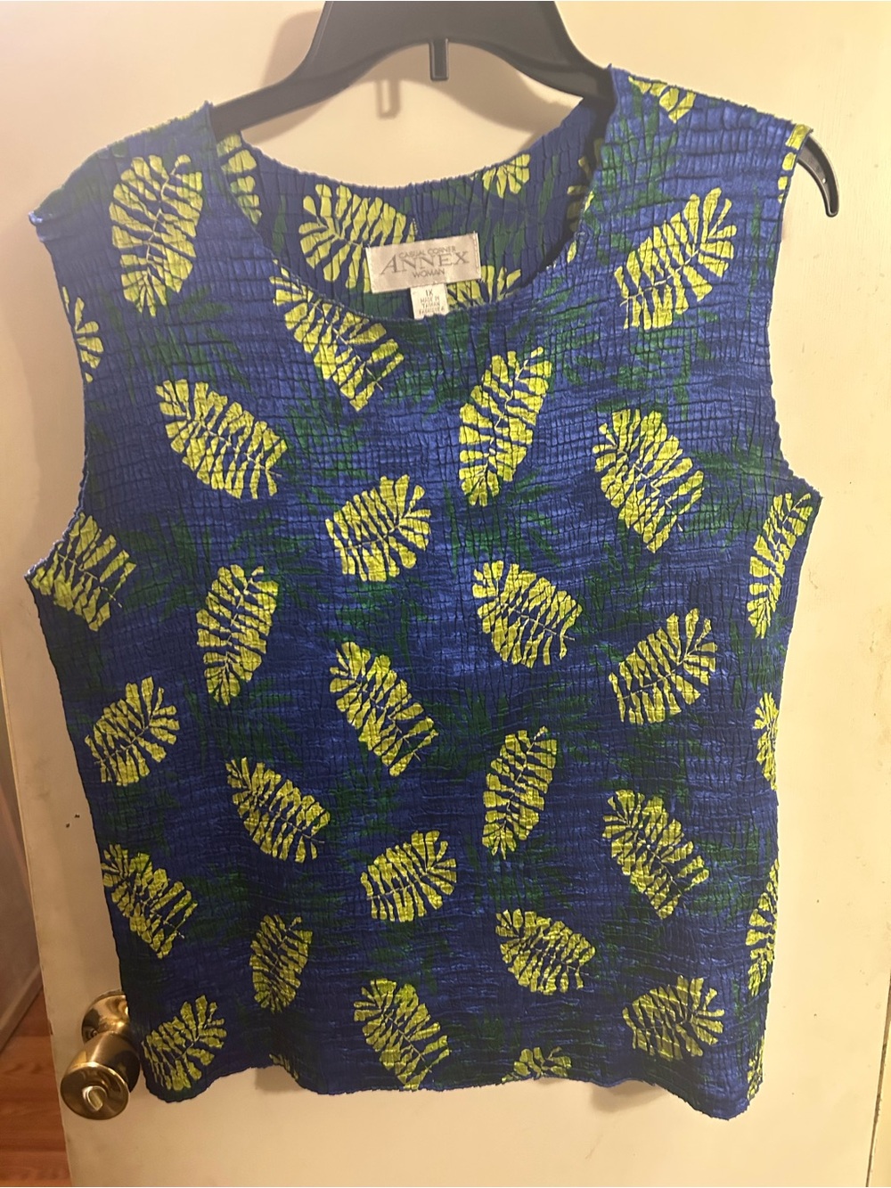 Casual Corner Blue Sleeveless Tropical-Leaf Tunic